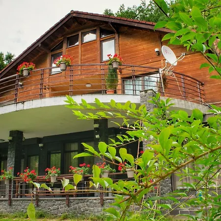 Serenaris Holiday home Frasinet